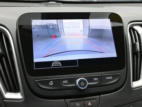 Used 2025 Chevrolet Malibu LT FWD image 40