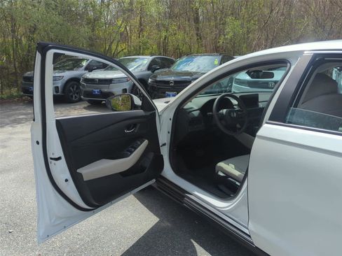 Used 2024 Honda Accord LX image 12