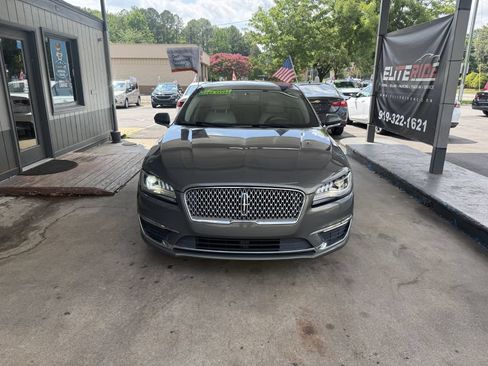 Used 2017 Lincoln MKZ Premiere FWD image 2