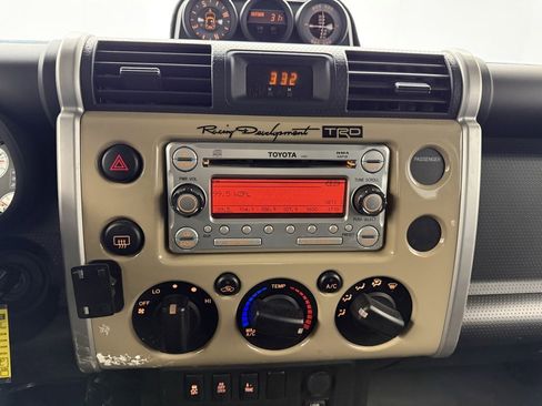 Used 2012 Toyota FJ Cruiser Base image 28