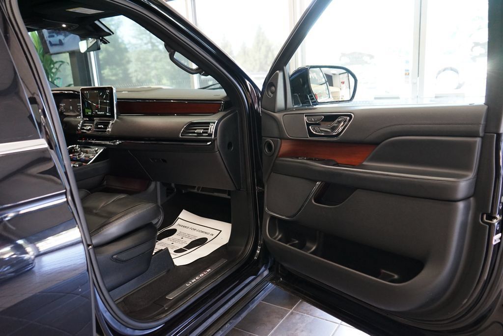 Used 2021 Lincoln Navigator Reserve AWD/4WD image 46