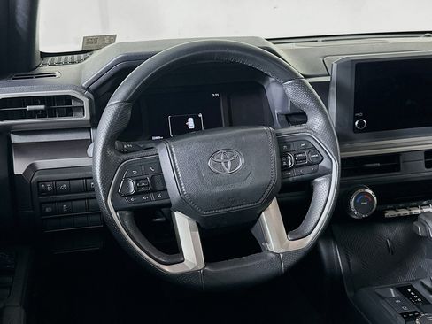 Used 2025 Toyota 4Runner SR5 image 18