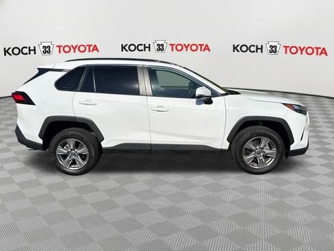Used 2025 Toyota RAV4 XLE AWD/4WD image 9