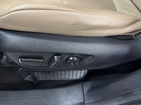 Used 2023 Toyota Sienna XLE image 18