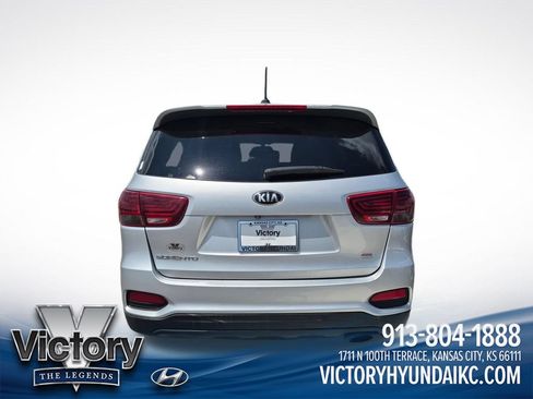 Used 2019 Kia Sorento L FWD image 4