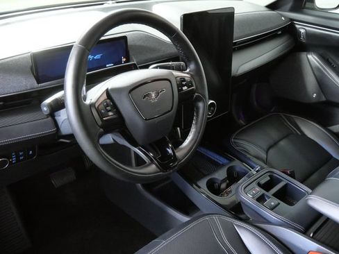 Certified 2025 Ford Mustang Mach-E Premium AWD/4WD image 3