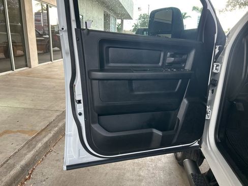 Used 2024 RAM 3500 Tradesman w/ Chrome Appearance Group image 38