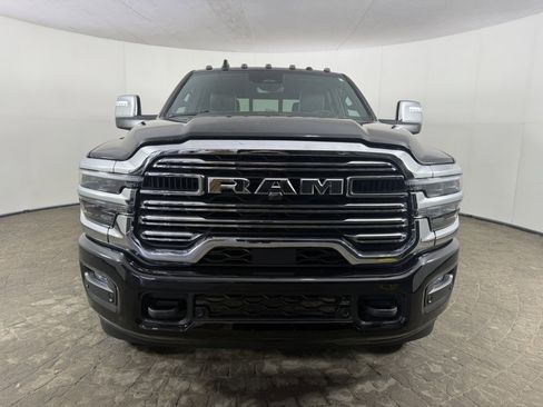 Used 2026 RAM 2500 Laramie AWD/4WD image 2