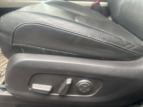 Used 2022 Kia Carnival SX Prestige image 32