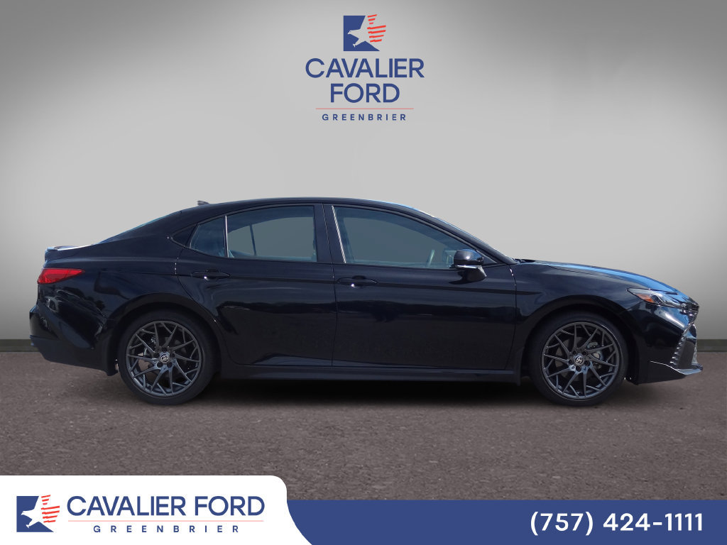 Used 2025 Toyota Camry SE FWD image 2