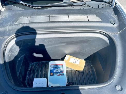 Used 2022 Tesla Model Y Long Range image 31