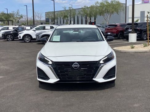 Used 2025 Nissan Altima 2.5 SV image 3