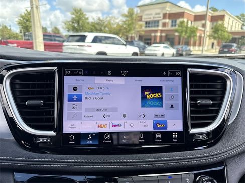 New 2026 Chrysler Pacifica Limited w/ S Appearance Package image 23