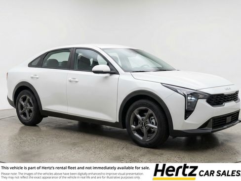 Used 2025 Kia K4 LXS image 1