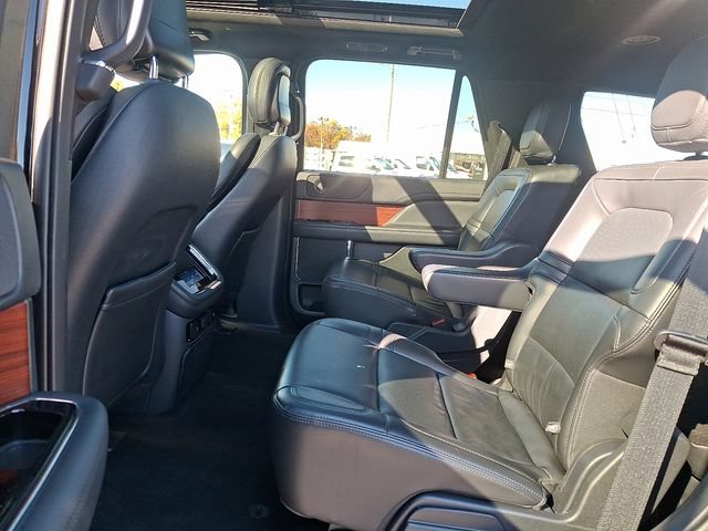 Used 2024 Lincoln Navigator Premiere AWD/4WD image 10