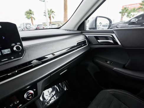 Used 2024 Mitsubishi Outlander SE image 56