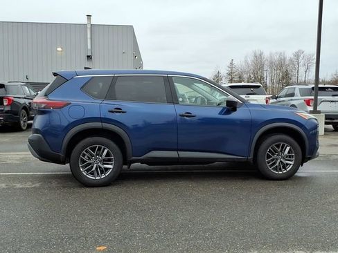 Used 2023 Nissan Rogue S image 4