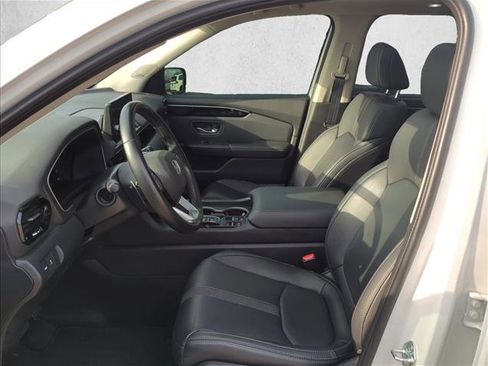 Used 2023 Honda Pilot Touring image 15
