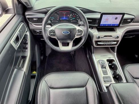 Used 2024 Ford Explorer XLT w/ Equipment Group 202A image 24