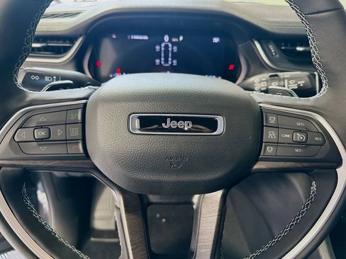 New 2025 Jeep Grand Cherokee L Limited image 11