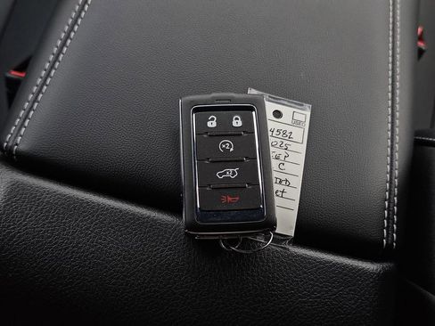 New 2025 Jeep Grand Cherokee Limited w/ Black Appearance Package image 33