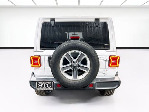 Used 2022 Jeep Wrangler Unlimited Sahara w/ LED Lighting Group AWD/4WD image 5