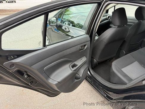 Used 2022 Nissan Versa S FWD image 9