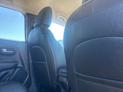 Used 2021 Jeep Renegade Limited image 29