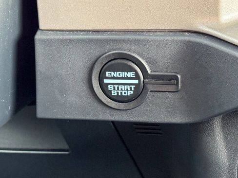 Used 2025 Ford Bronco Outer Banks image 34