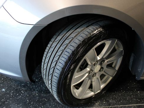 Used 2011 Buick LaCrosse CXL image 26