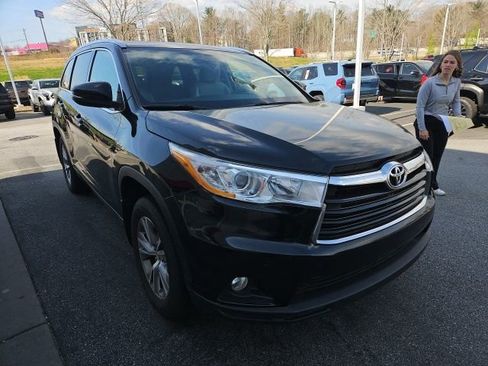 Used 2014 Toyota Highlander XLE image 12