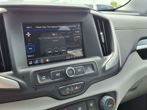 Used 2023 GMC Terrain SLE image 23