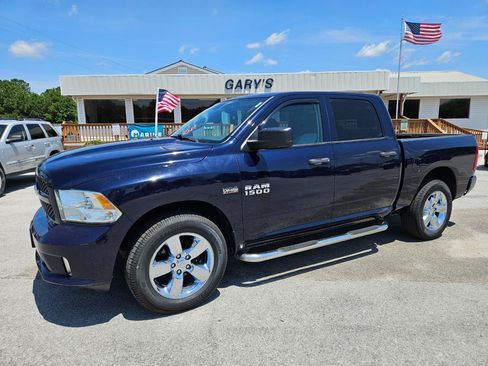 Used 2016 RAM 1500 Express AWD/4WD image 2