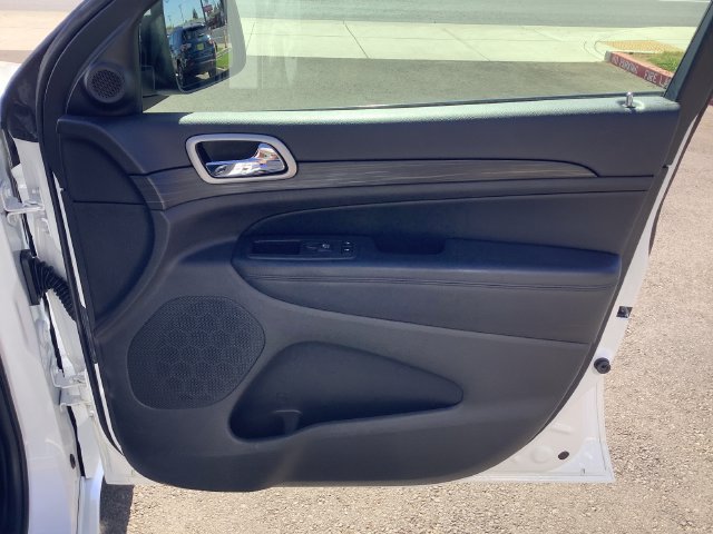 Used 2020 Jeep Grand Cherokee Altitude AWD/4WD image 38