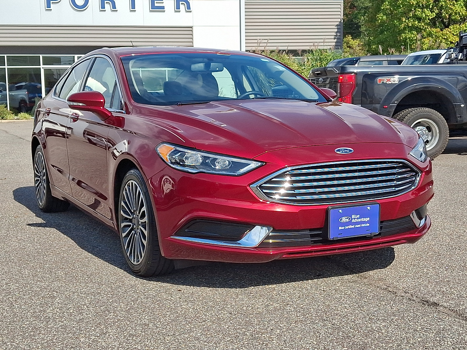 Certified 2018 Ford Fusion SE w/ Fusion SE Technology Package FWD image 2