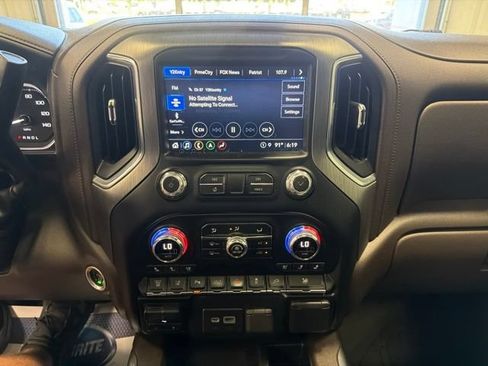 Used 2022 GMC Sierra 3500 Denali AWD/4WD image 22