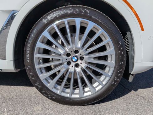 Certified 2025 BMW X7 xDrive40i w/ Premium Package image 13