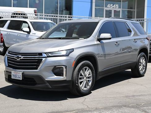 Used 2023 Chevrolet Traverse LT FWD image 9