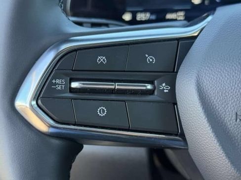 Used 2026 Chevrolet Equinox LT AWD/4WD image 19