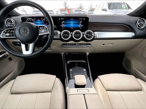 Used 2022 Mercedes-Benz GLB 250 image 17