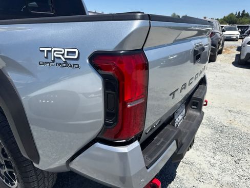 Used 2024 Toyota Tacoma TRD Off-Road w/ TRD Off Road Premium Package AWD/4WD image 11