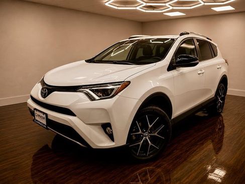 Used 2017 Toyota RAV4 SE AWD/4WD image 2