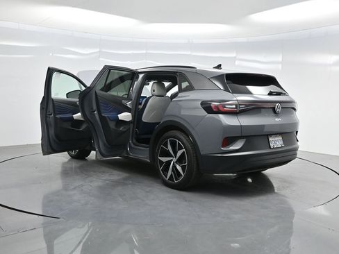 Used 2023 Volkswagen ID.4 Pro S image 38