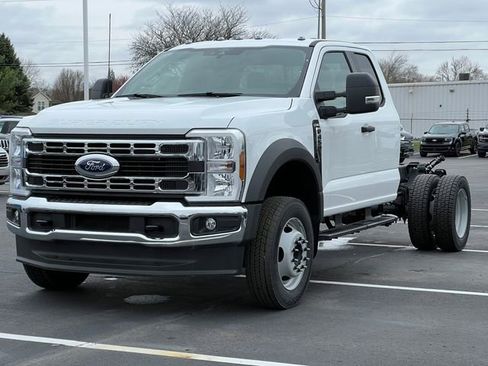 New 2025 Ford F450 XL w/ XL Chrome Package image 30