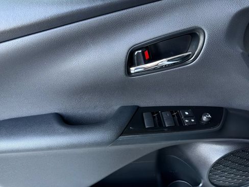 Used 2022 Toyota Prius FWD image 11