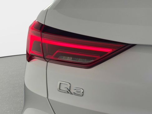 Used 2025 Audi Q3 2.0T Premium AWD/4WD image 16