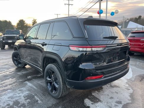 New 2025 Jeep Grand Cherokee Altitude image 7