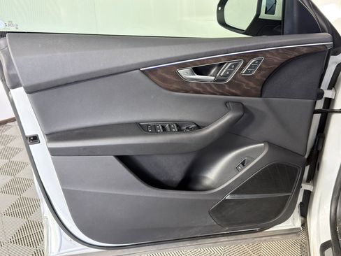 Used 2020 Audi Q8 Premium Plus w/ Premium Plus Package image 11