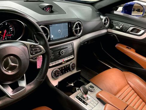 Used 2017 Mercedes-Benz SL 550 image 6