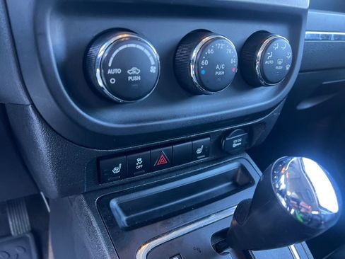 Used 2014 Jeep Patriot Limited w/ Sun/Sound Group image 23